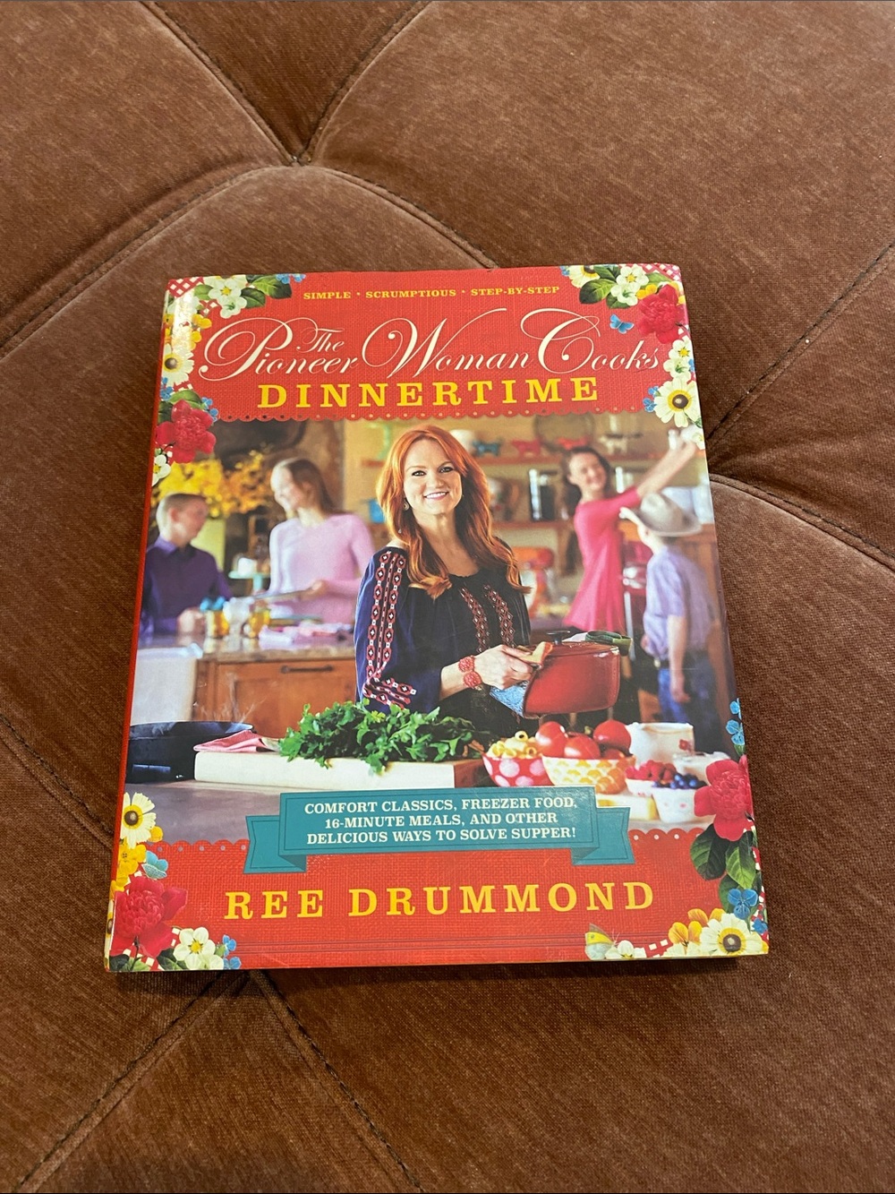 The Pioneer Woman Dinnertime Cookbook - Red Floral Cover